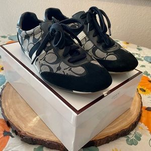 Coach sneakers size 10M. Comfy + stylish, gently used kept and in original box.